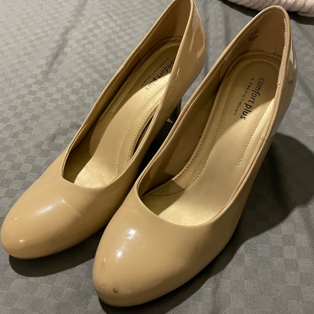 81/2 tan heels
